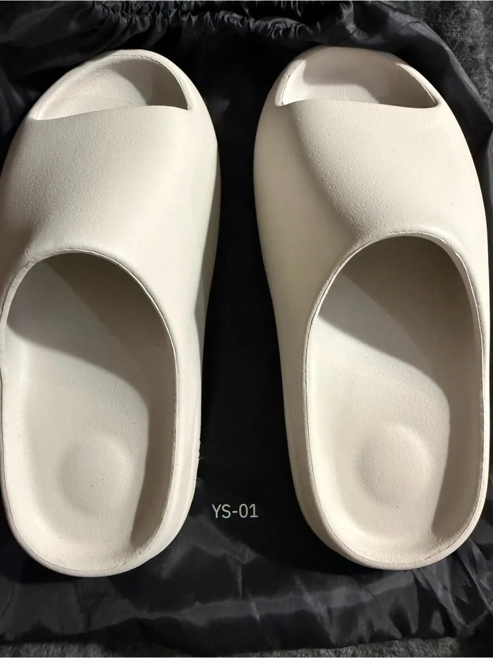 Yeezy YS-01 Slides in Cream size 8M